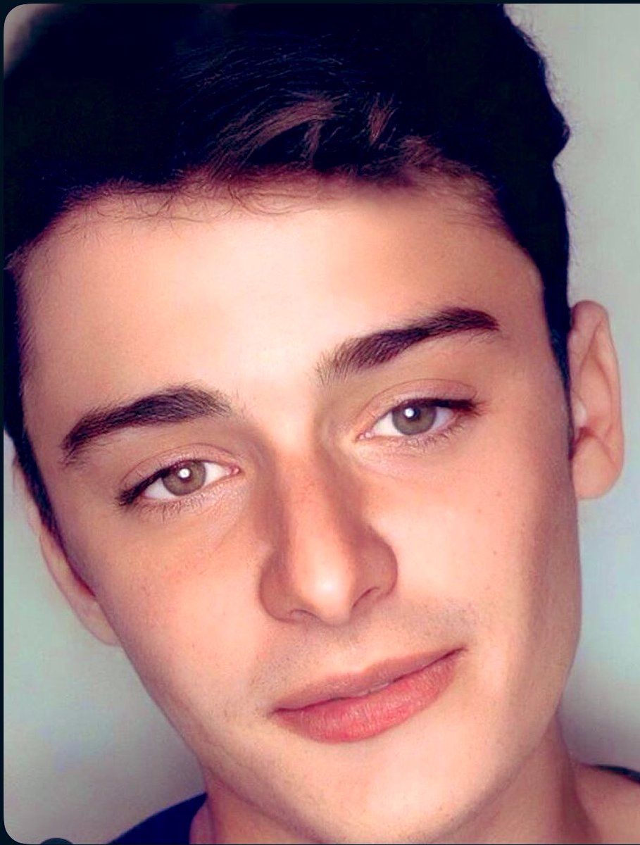 AngelInTheRightSideUp tweet media