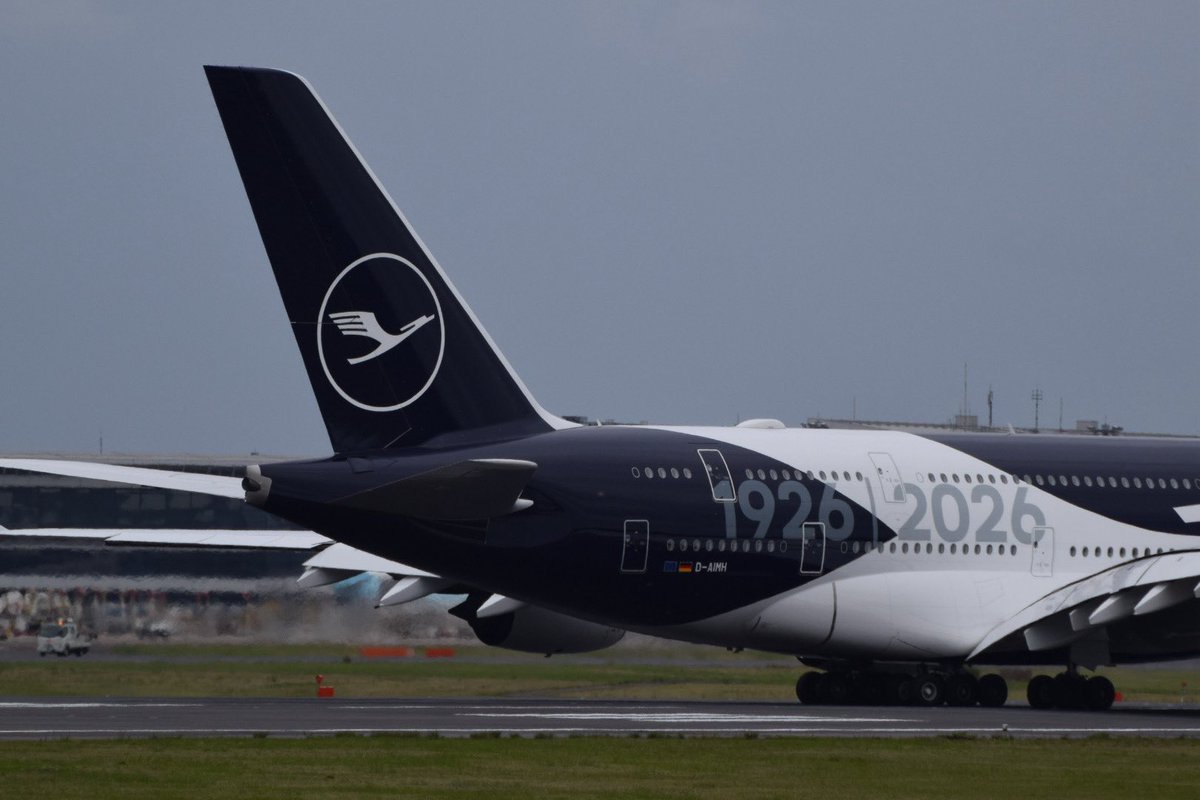 Lufthansa 
100th Anniversary Livery
D-AIMH    2026/04/15
成田16R

シャチみたいでカッコイイ✨
 #Lufthansa