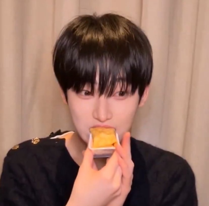 ᅠ ᴿᵉⁿ tweet media