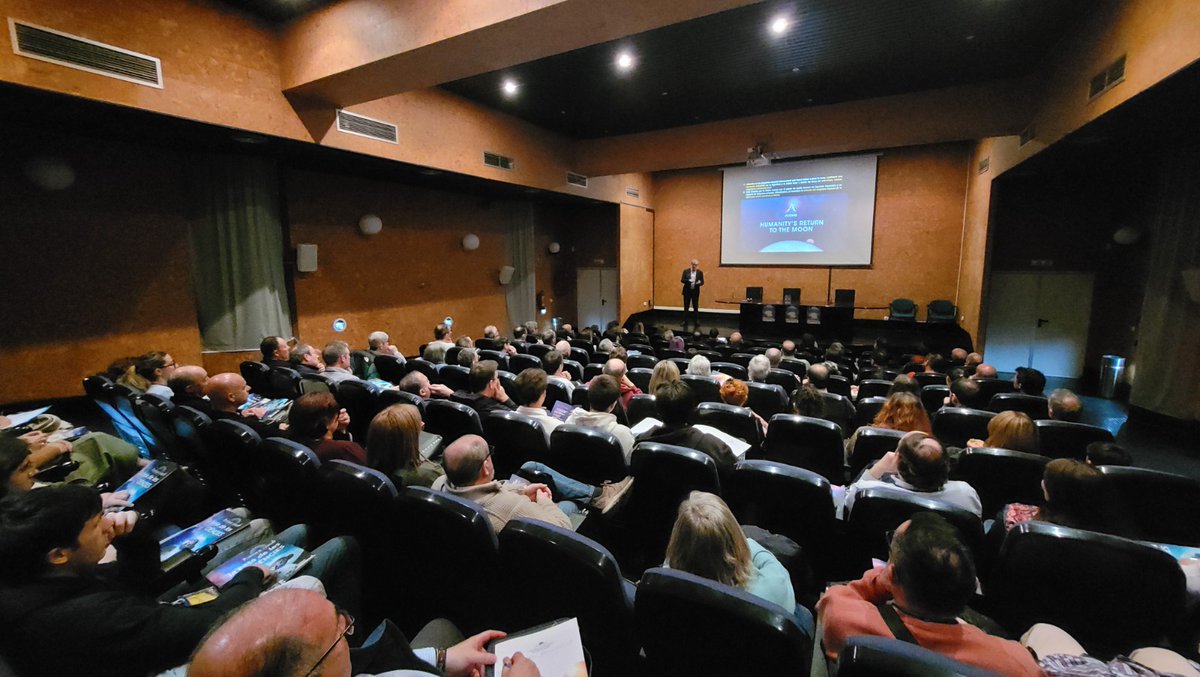 Las XXXII Jornadas de Astronomía fueron un éxito

Infinitas gracias a los ponentes por su excelencia y al público por su participación

Les XXXII Jornades d'Astronomia del van ser un èxit

Infinites gràcies als ponents per la seua excel·lència i al públic per la seua participació
