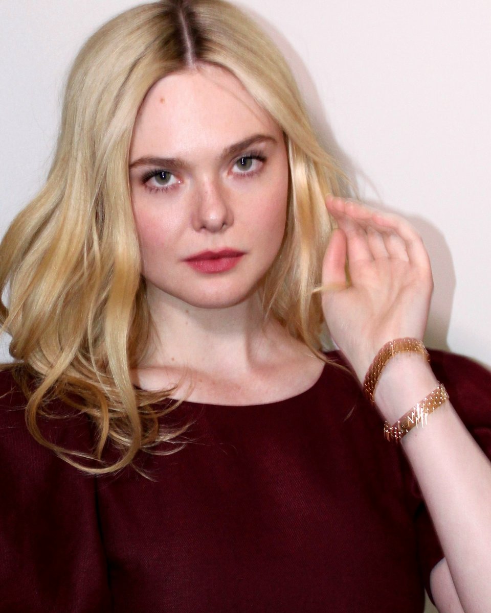 ellefanningph's tweet photo. 📸 Elle Fanning glam look for the press in New York City https://t.co/tVFEvuihzI