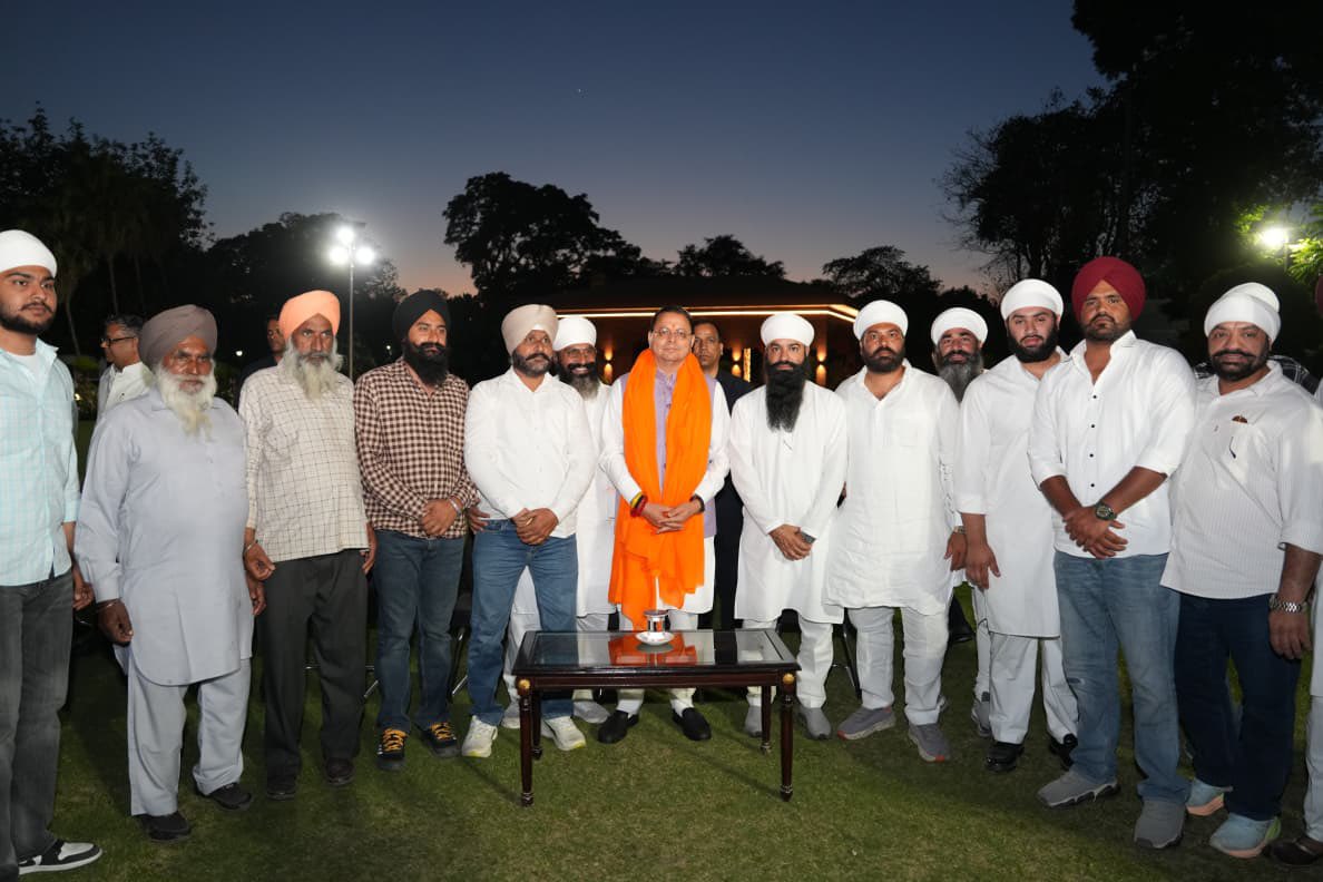 Kkhaira96's tweet photo. बड़े भाई उत्तराखण्ड किसान आयोग के अध्यक्ष श्री सुरेंद्र सिंह नामधारी जी के साथ बैसाखी के पावन अवसर पर मंगलवार को मुख्यमंत्री आवास में मुख्यमंत्री श्री पुष्कर सिंह धामी से शिष्टाचार भेंट की।
@pushkardhami @agrideptuk https://t.co/lR3CxsbREi