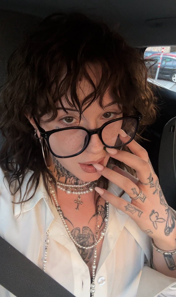 thecultoflexx's tweet photo. Lexx is back bitches

findom https://t.co/nhcp9RhJlt