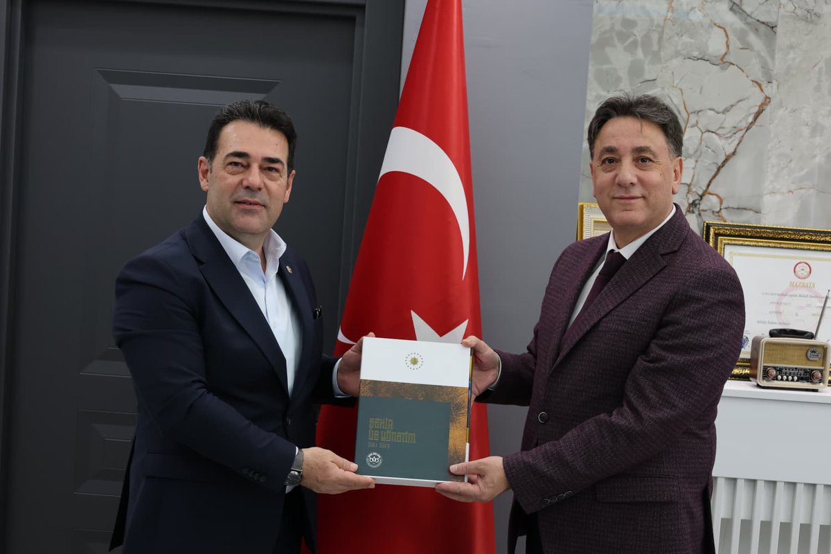 Bem_Bir_Sen's tweet photo. Genel Başkan Yardımcımız 
D. Cenk Davulcu

Kayseri Şube Başkanımız 
Mehmet Karakaş

Yönetim Kurulu Üyelerimiz ve İşyeri Temsilcilerimizle birlikte 

Develi Belediye Başkanı 
Adem Şengül’ü ziyaret ederek

Belediyede görev yapan memurlarımızla istişare ve bilgilendirme toplantısı gerçekleştirdi. 

@MehmetK12917
@develibld