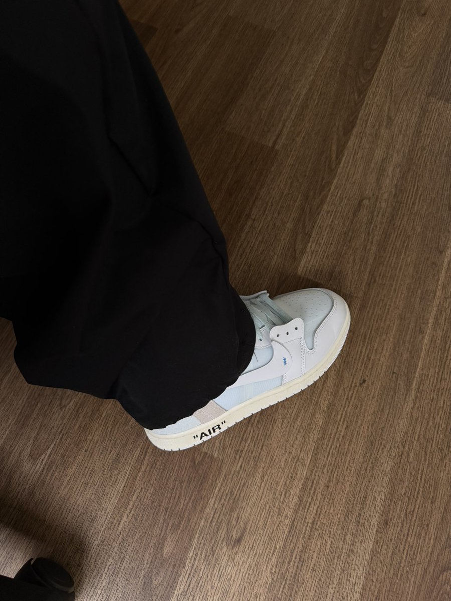 BMS | IANWORLD tweet media