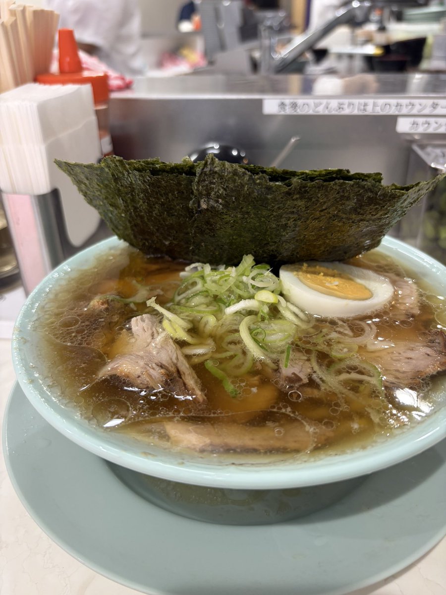 jamphopstop's tweet photo. クマちゃんラーメン
中華そば
850円

今までと比べてお肉の量が半分ぐらいに減り、そのかわり海苔5枚とゆで卵半分が乗るようになりました
クマちゃんにはチャーシュー食べに行ってるから、次からもう少し課金してチャーシュー麺かな。 https://t.co/PM8uOd570N