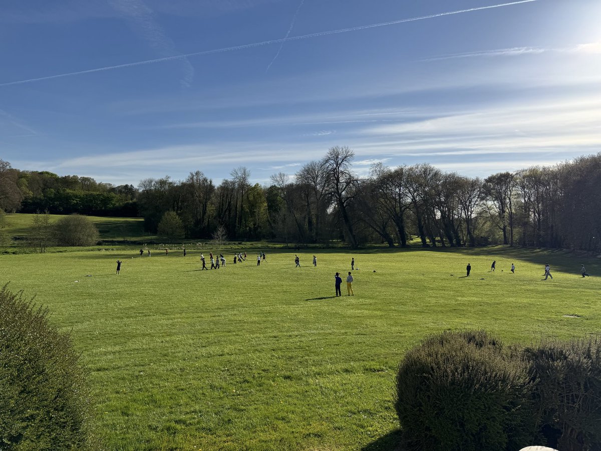 bedprep_trips's tweet photo. Some free time and evening activities last night, enjoyed by all, and another beautiful blue sky over the château this morning. Off to Amiens town this morning and Go Ape this afternoon. https://t.co/YDgJOrzDxo