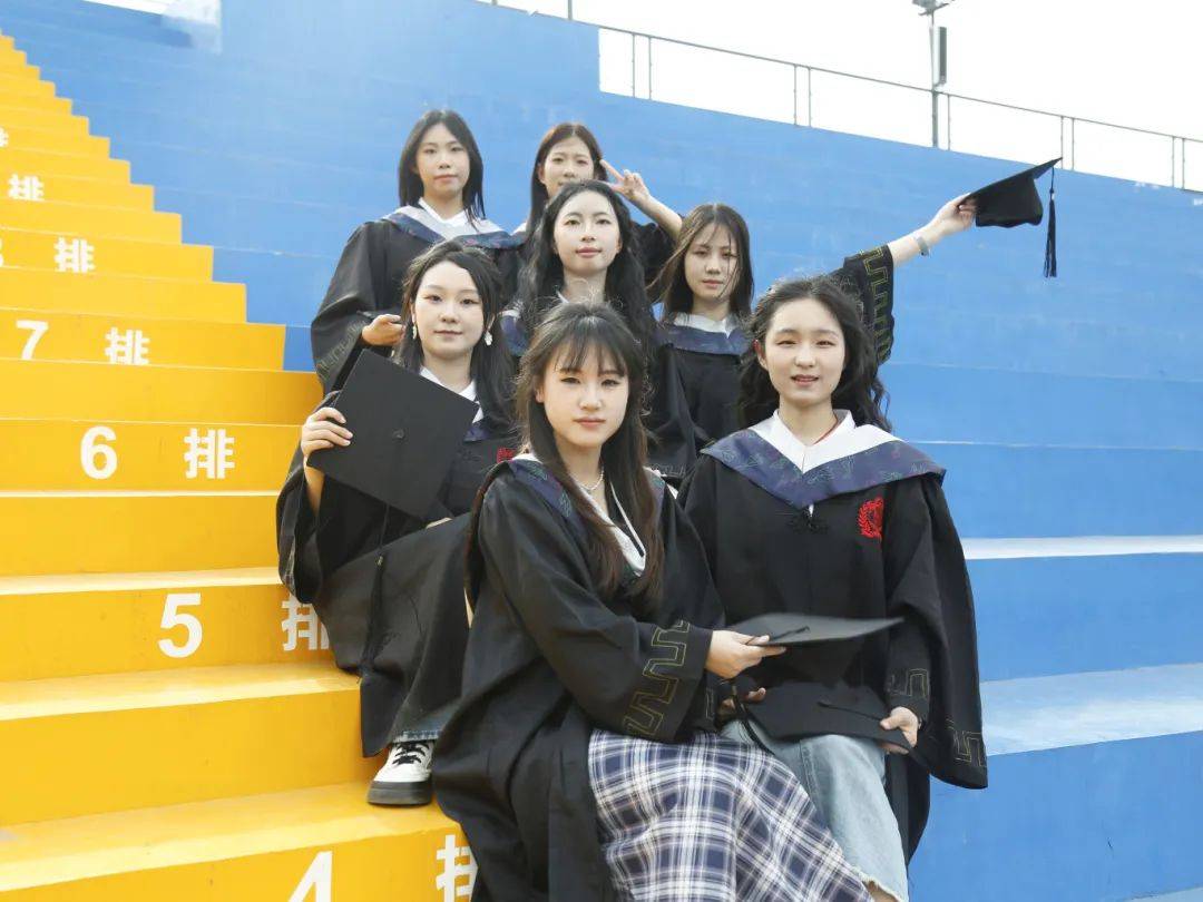 MarcRomang's tweet image. "Cap, gown, and a lifetime of stories—graduation 2024, we did it.  #ClassOf2024 #GraduationVibes"