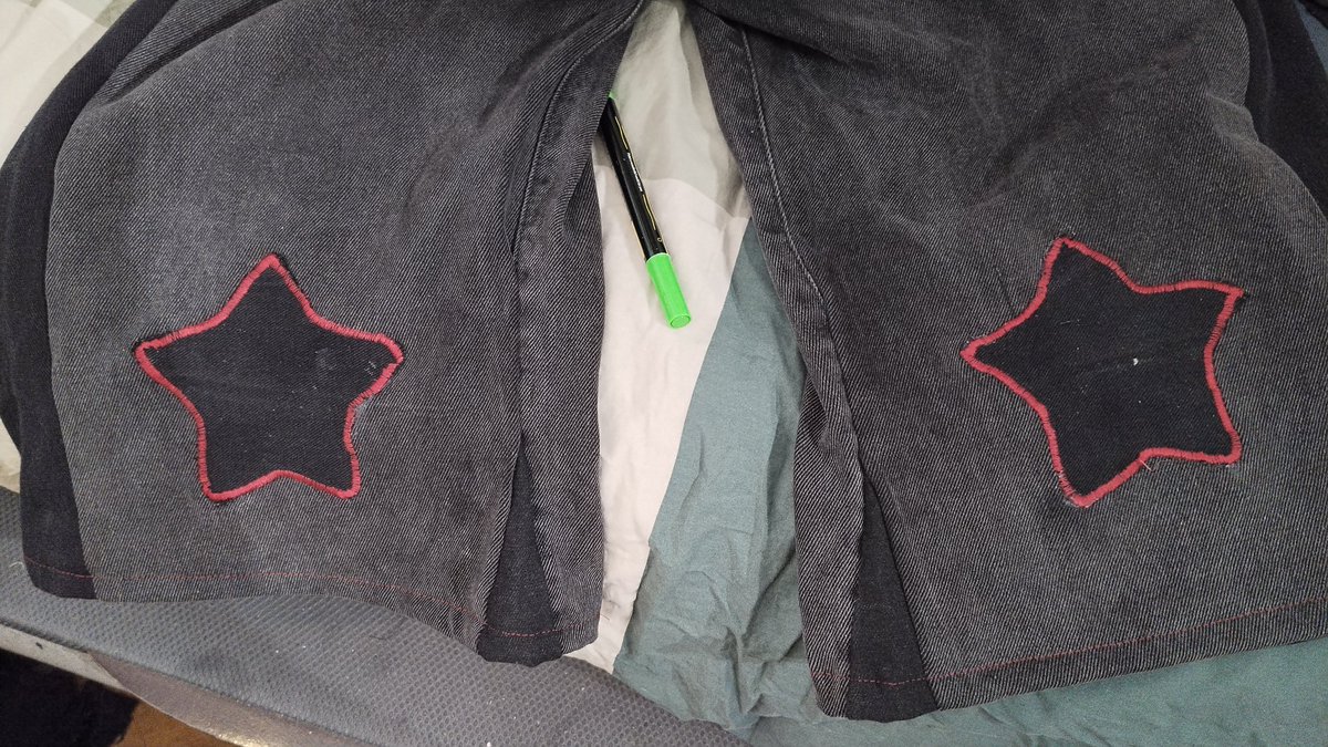 Cool shorts I made :333!! 
#artmoots