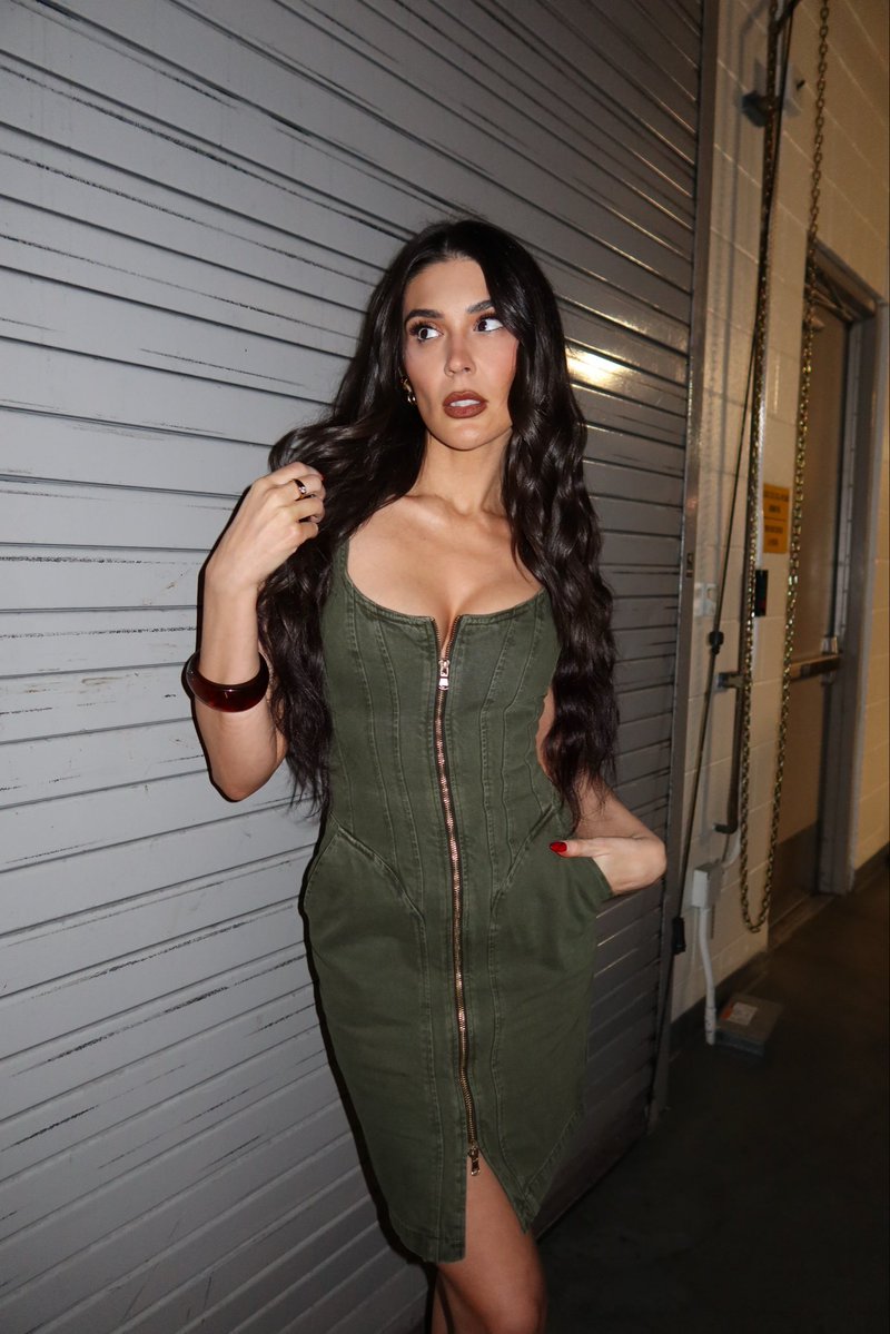 ᵂᵂᴱ’ˢ ˢᵉˣⁱᵉˢᵗ ᴿᵉᵖᵒʳᵗᵉʳ (Not the real Cathy Kelley) tweet media