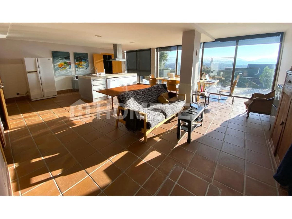 hometers's tweet photo. Hometers vende un exclusivo chalet en Donostia, en Ulía, con vistas excepcionales. 850 m2 de vivienda, con 1.000 metros de parcela. Diseñada para utilizarla como 4 viviendas independientes. 10 habitaciones y 8 baños. Contacta con Hometers 611 095 025 o info@hometers.com https://t.co/HnimKv55K9