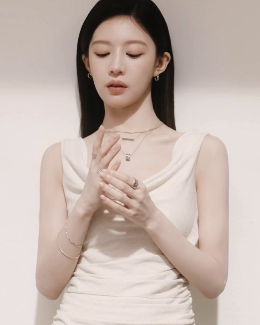 go younjung tweet media