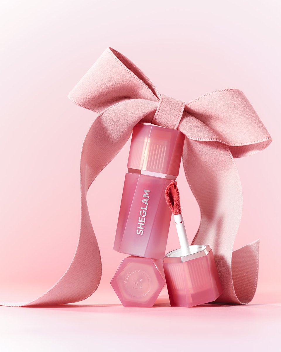 sheglamofficial's tweet image. In our soft girl era 🎀

For a blurred, velvety cloud of color over lips and cheeks, reach for our new Air Plush Lip &amp;amp; Cheek Cream 💗 its soft mousse texture melts on lips while blurring lip lines for that perfect pout 👄

Shop now at SHEGLAM.com 🛍️🛒

#blush #lips
