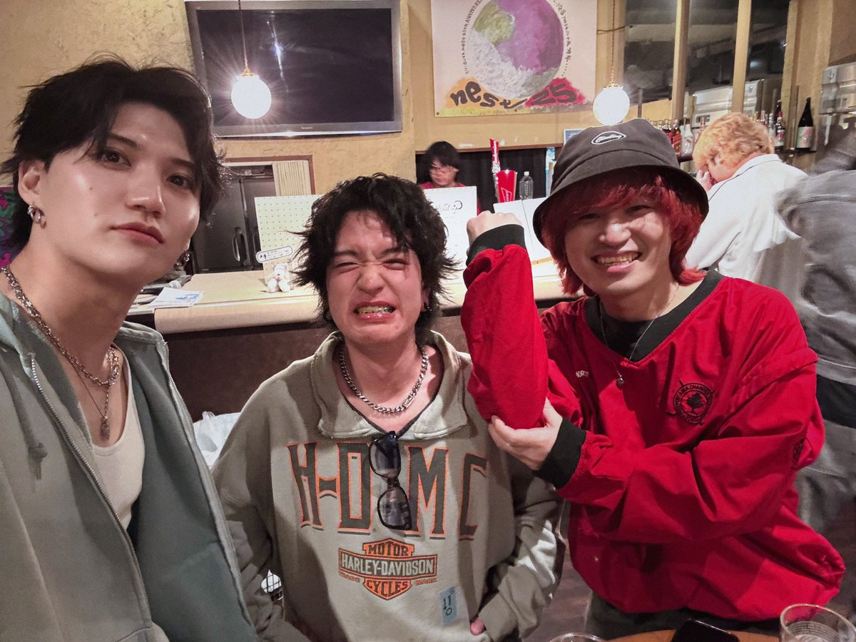 vo_tatsu's tweet photo. nest30th Anniversary
"Arakezuri × ACE COLLECTION"
ありがとうございました！

お酒を飲むとすぐ顔が赤くなるもちおと
元から赤いしゅんまくん https://t.co/OGA5BUihhR