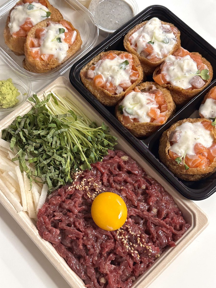 sakusakuyumyum's tweet photo. 육회 300g 육바연 연어유부초밥 생육회먹고싶어서육회는따로포장해옴안질린당 https://t.co/iPNVL65oxk