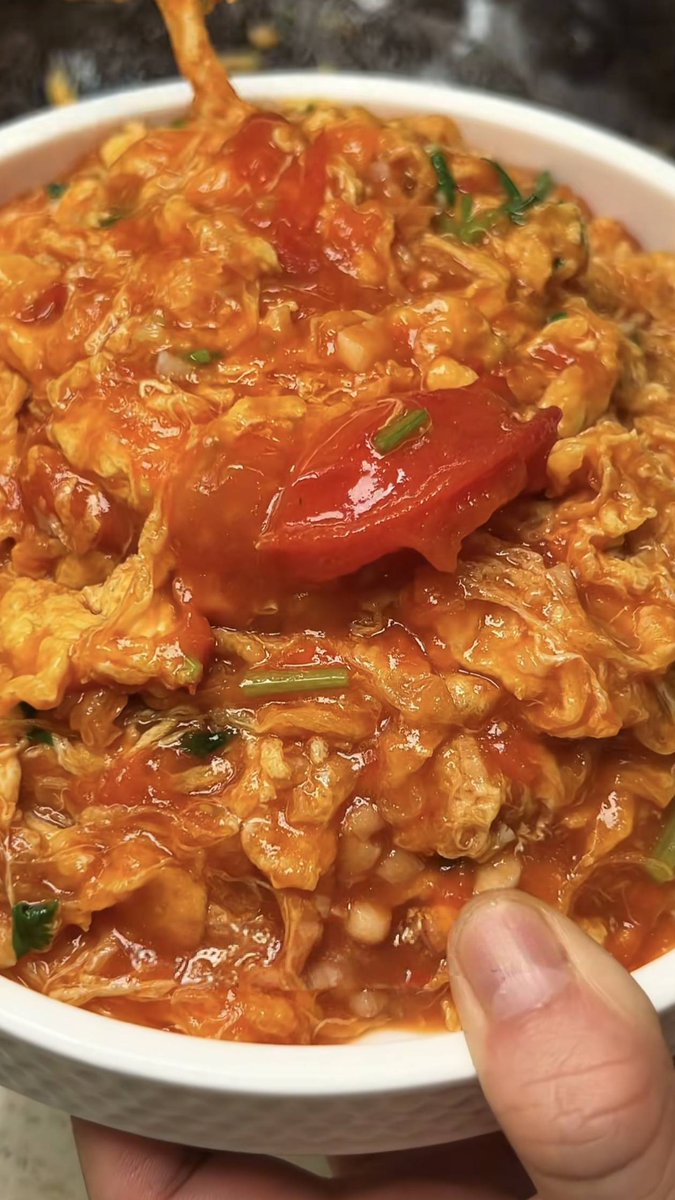 Alya1111's tweet photo. 30-Minute Creamy Tomato Pasta!  Sauté garlic + cherry tomatoes, toss with al dente pasta, stir in a splash of heavy cream u0026 fresh basil. Quick, cozy, chef’s kiss https://t.co/p23nLaq7Os