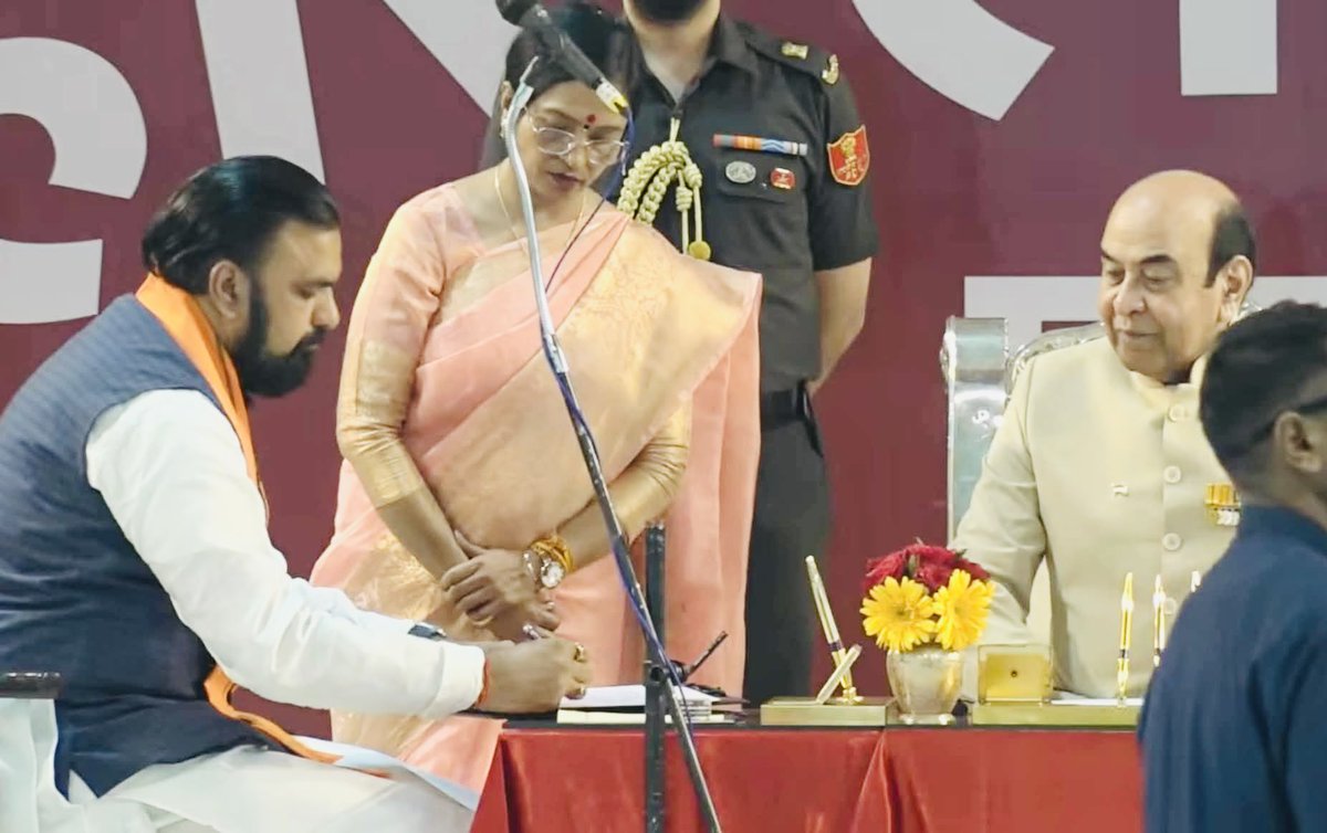 kpdevilalBjp's tweet photo. श्री सम्राट चौधरी जी को बिहार के मुख्यमंत्री पद की शपथ ग्रहण करने पर हार्दिक बधाई एवं अनंत शुभकामनाएँ।

बिहार में भाजपा के पहले मुख्यमंत्री के रूप में आपके यशस्वी एवं सफल कार्यकाल की हार्दिक मंगलकामनाएँ।

@samrat4bjp https://t.co/Zmkb1nhhWp