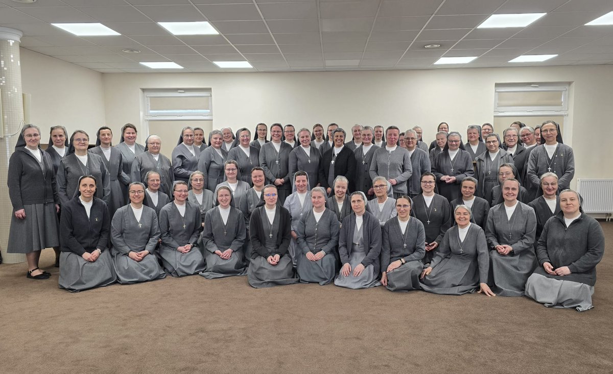salezjanki_fma's tweet photo. W dniach 6–13.04.2026 Inspektoria Matki Bożej Jasnogórskiej miała radość gościć s. Enę Veralís Bolaños – radną generalną ds. administracji Zgromadzenia Córek Maryi Wspomożycielki.
➡️https://t.co/LhjkB5fzqT
#Salezjanki #FMA #Wspólnota #Misja #Młodzi #Wdzięczność https://t.co/KBfONdwQj8