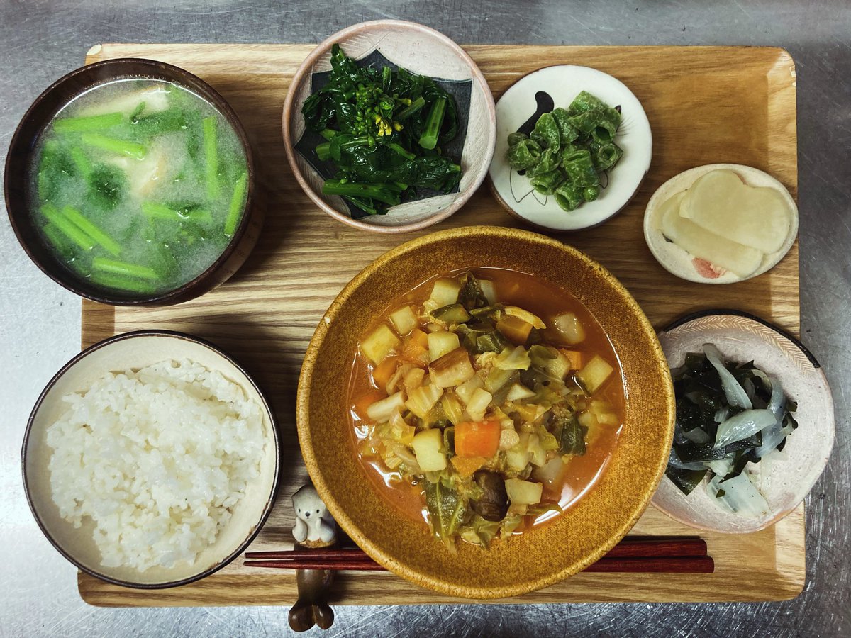 日替わり定食

4月9日のお野菜
ミネストローネ
新玉ねぎとわかめの炒め
スナップえんどうの胡麻和え
はたけ菜のお浸し
大根漬け
菜の花とおあげさんのみそ汁
7分付き玄米

新玉ねぎの季節！！