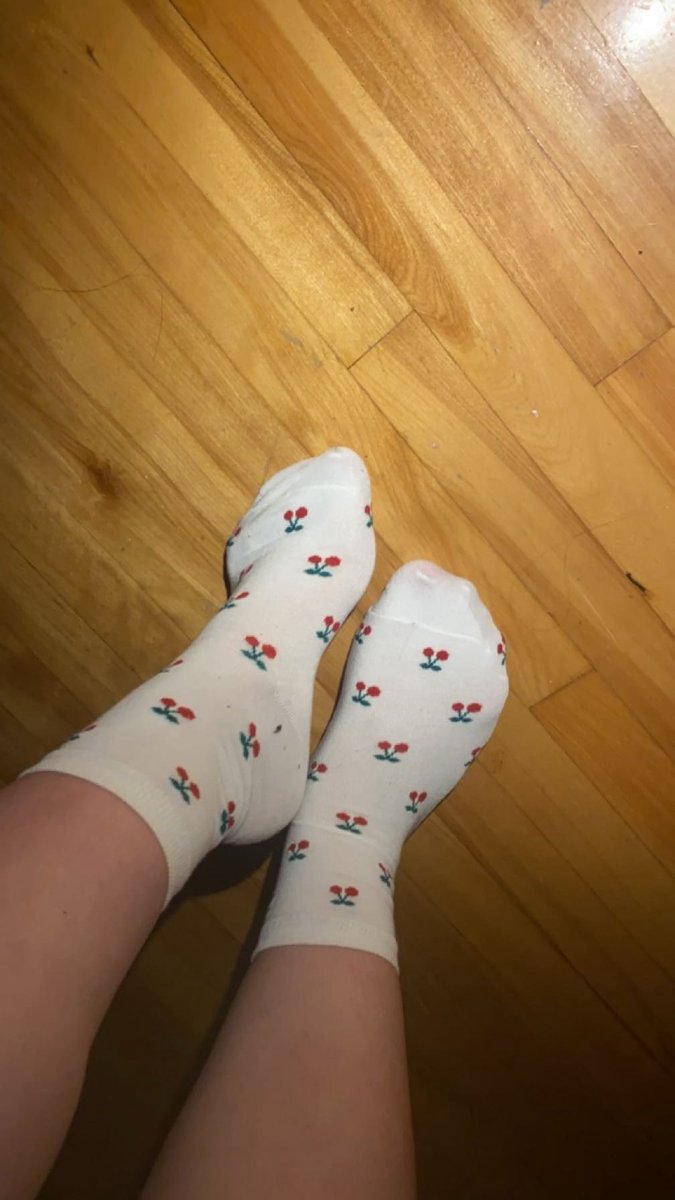 _Seven_xxx's tweet photo. Which disgusting foot slave wants to buy my socks after I wear them for a full day

Findom footslave feet pics paypig https://t.co/x5830E5Hxp