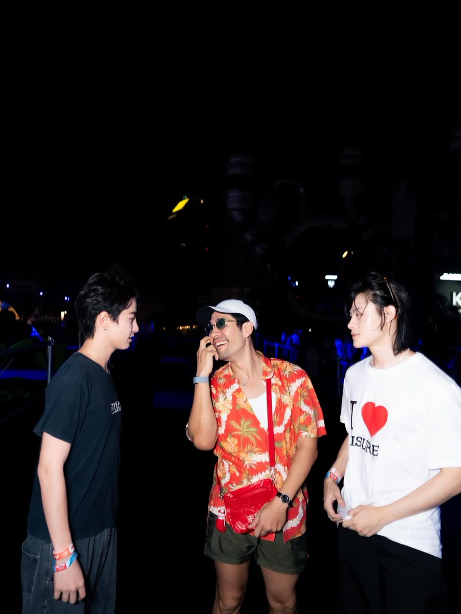 เฮียหมู tweet media