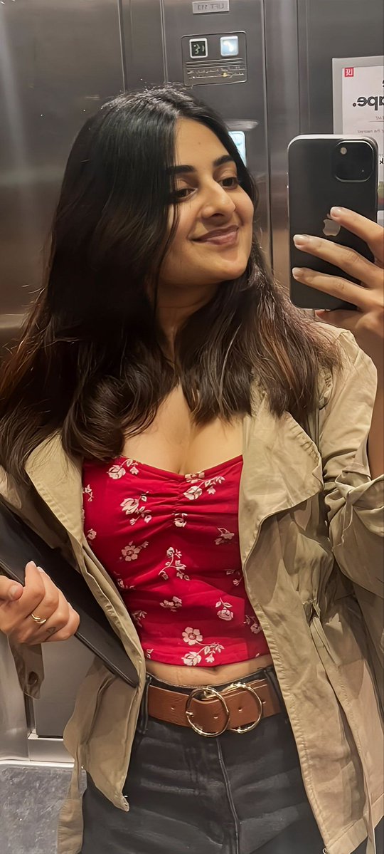 Mallu153022's tweet image. Esther show🥵💋

#estheranil #esther #estheranilhot