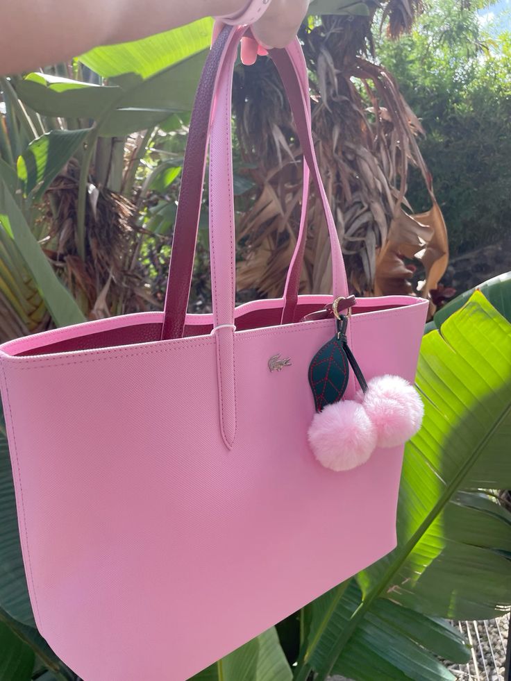 nyliava's tweet photo. University tote bag https://t.co/6DpRfWuT5C