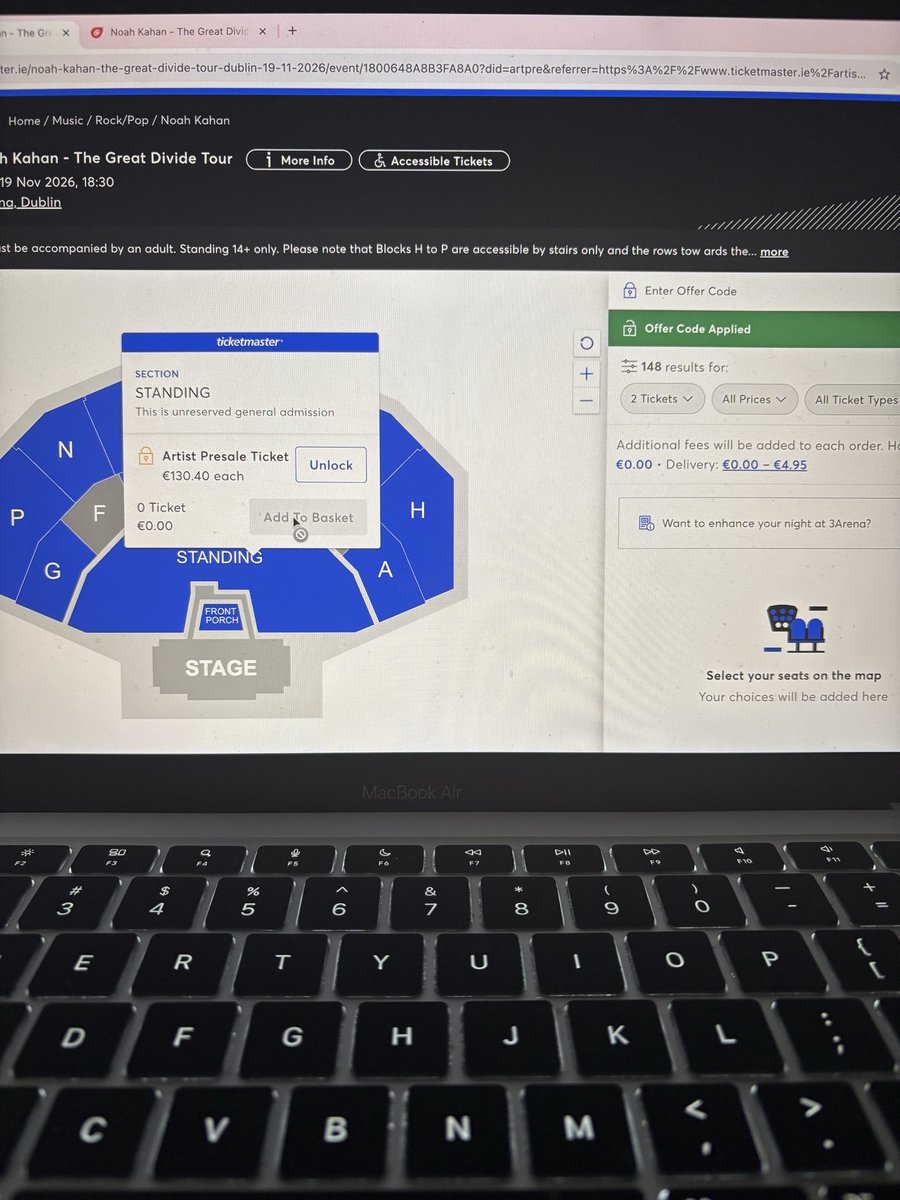 Emma61902691's tweet photo. @TicketmasterIre What is happening it won’t let me buy tickets??? https://t.co/APS1QHBOoF