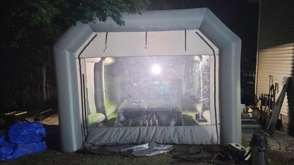 sewinfla's tweet image. The paint job doesn’t stop when the sun goes down!

#PaintBooth #InflatableBooth #CarPainting #AutoBodyWork #WorkshopLife #Detailing #GarageSetup #NightWork #CleanFinish #Sewinfla