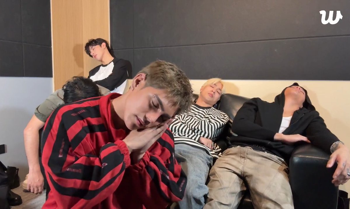 𝓻𝓮𝔂𝔃𝓮𝓮𝓮𝓵 ✨🍭☀️ tweet media