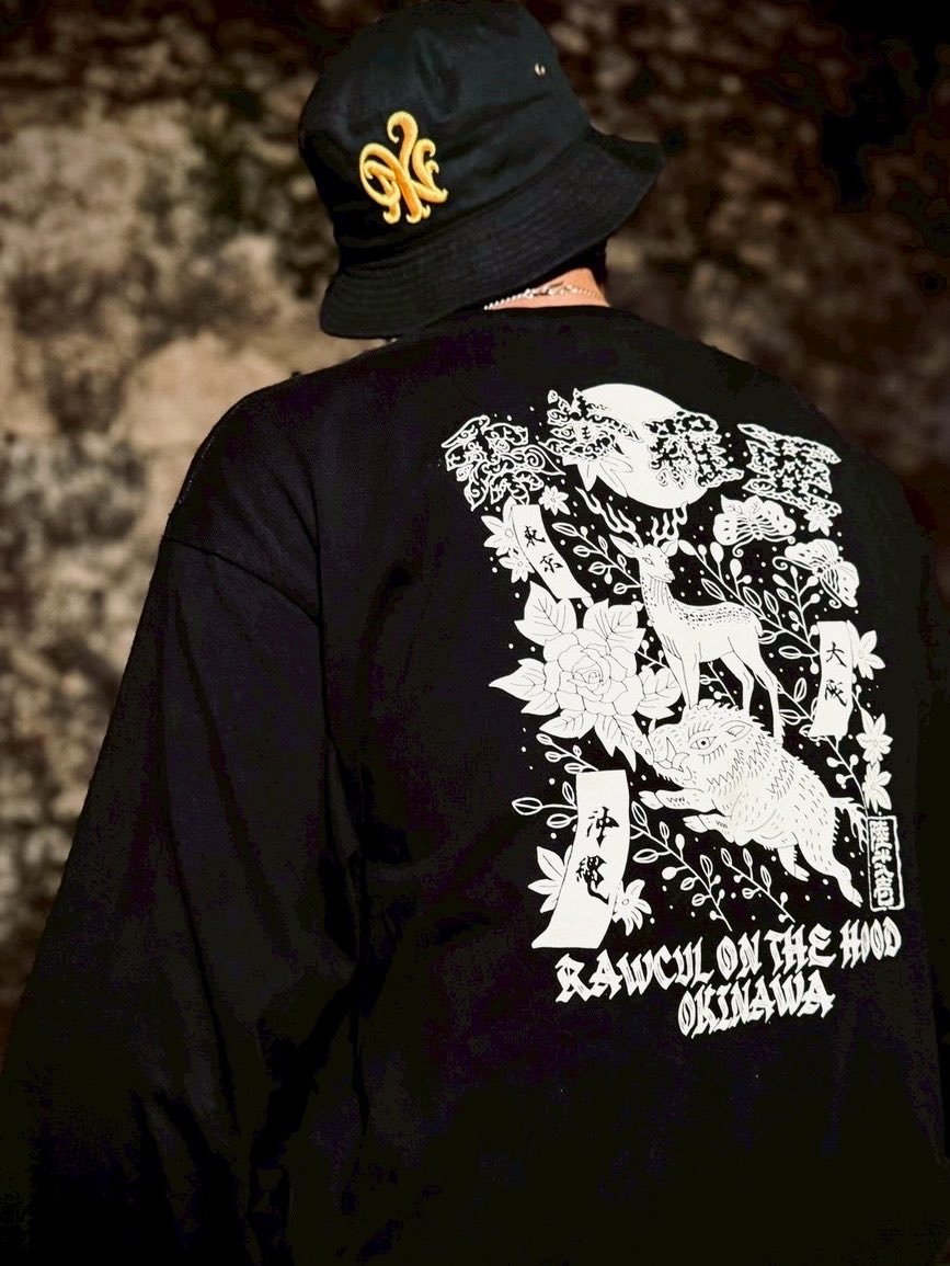 LEFLAH_TOKYO's tweet photo. 【New Release Info】

4/16(木)から
2026ss新作アイテムを
LEFLAH各店にて販売します

◾️RYUUKA OURAI long tee

col：BLK, WHT
size：M, L, XL, XXL

⬇️詳細はこちらから⬇️
【https://t.co/lovDZ2yYCM】

#LEFLAH
#レフラー https://t.co/RmwPimcho1