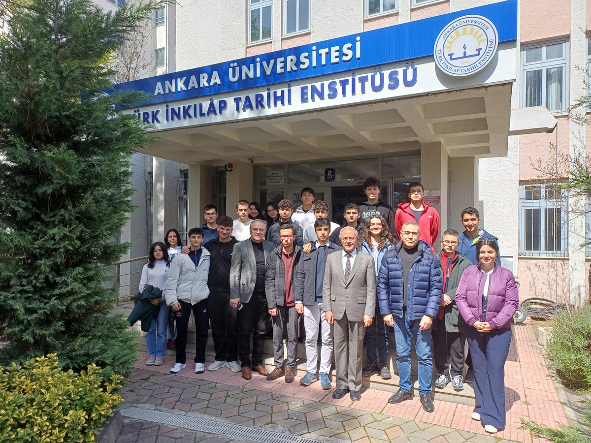 au_tite's tweet photo. Ankara Atatürk Anadolu Lisesi öğrencilerinin Enstitümüze gerçekleştirdikleri ziyaret kapsamında, Enstitü Müdürü Prof. Dr. Mesut Çapa ile Atatürk İlkeleri ve İnkılap Tarihi Anabilim Dalı Başkanı Prof. Dr. Necdet Aysal tarafından öğrencilere bilgilendirmede bulunulmuştur. https://t.co/3hDHKpiRUi