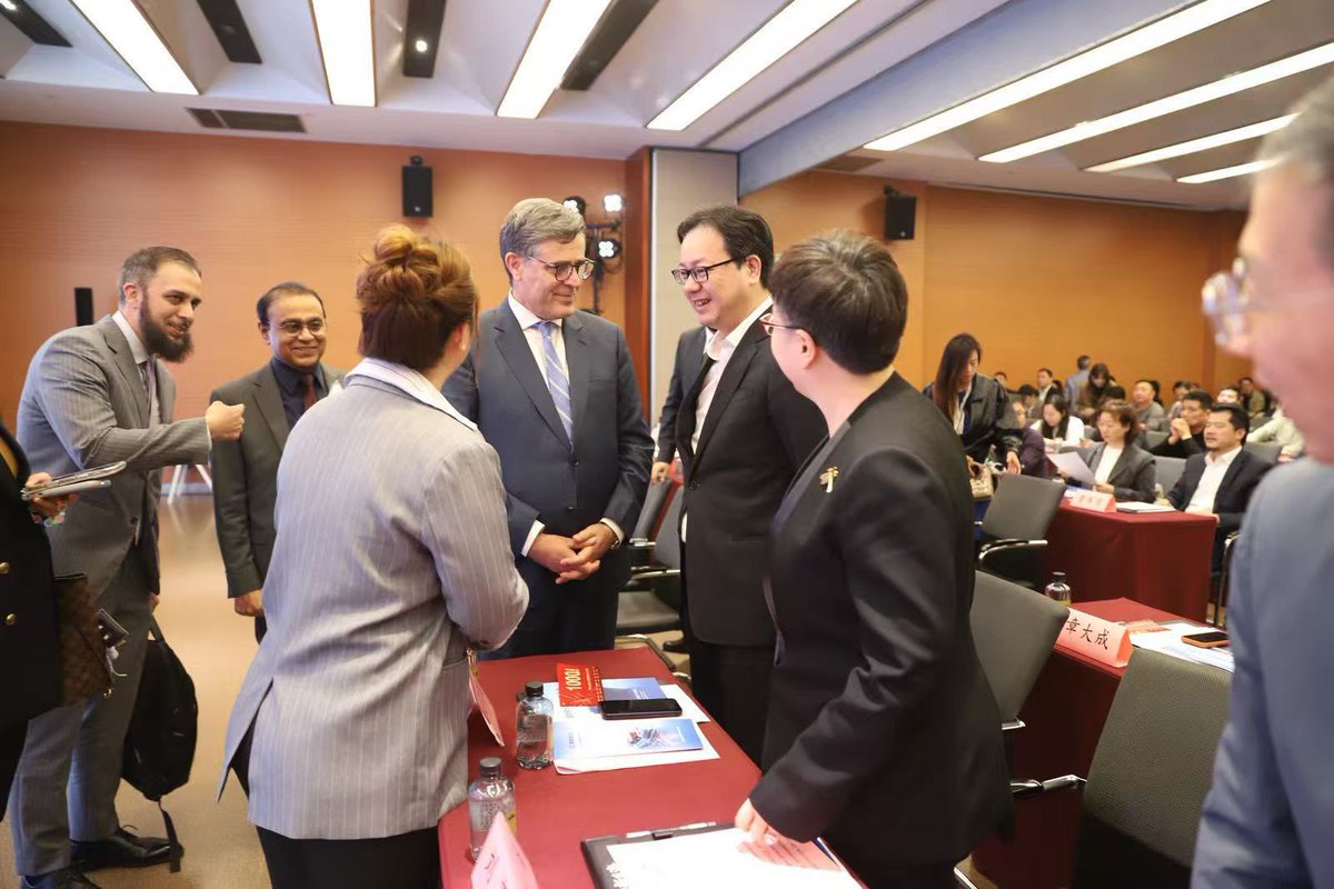 KhalilHashmi's tweet photo. Welcomed the decision of IBI Group to establish its regional office in Islamabad and encouraged Chinese enterprises in Ningbo to join the delegation of over 60 business leaders scheduled to visit Pakistan for the inauguration of IBI regional office and targeted matchmaking meetings from 8-14 May 2026. Also witnessed MoU signing ceremony at the summit during which two agreements on New Energy and Intelligent Agriculture machinery were concluded, signifying IBI’s growing investment in Pakistan. 
对国联股份决定在伊斯兰堡设立区域办事处表示欢迎，并鼓励宁波中国企业参加将于2026年5月8日至14日赴巴的代表团。该代表团由60余位商界领袖组成，将出席国联股份区域办事处启用仪式及定向对接洽谈会。在峰会期间见证的谅解备忘录签署仪式上，双方达成了新能源与智能农机两项协议，标志着国联股份在巴基斯坦投资规模的持续扩大。