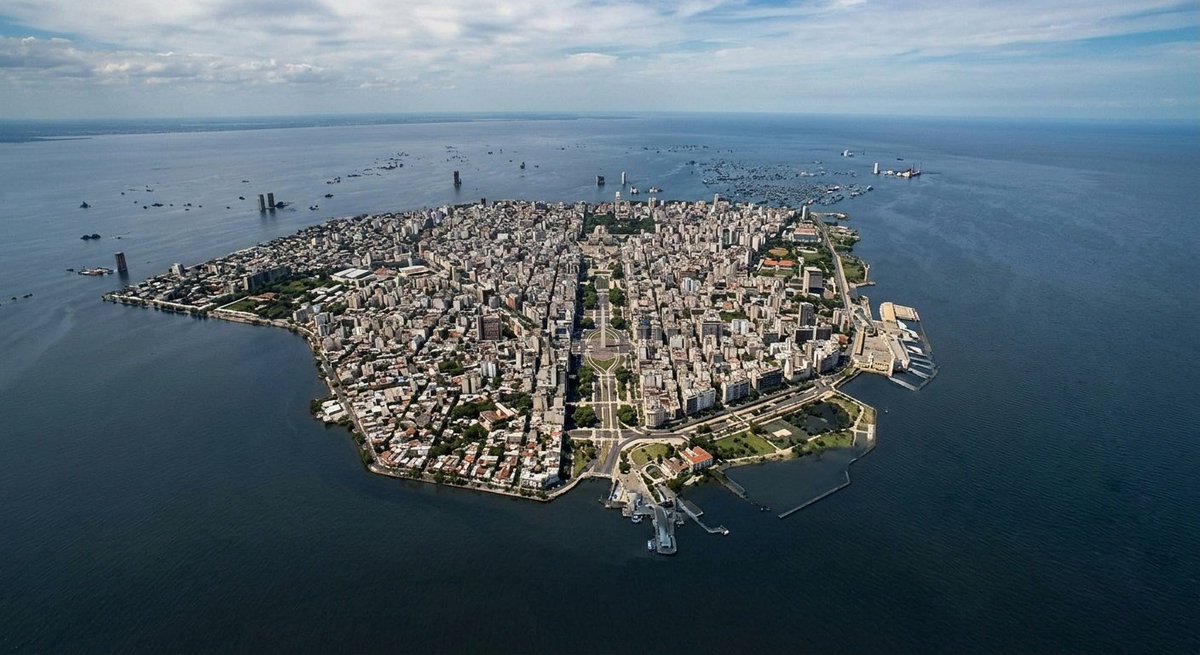 Vista aérea de CABA y el conurbano después de las lluvias de hoy. Como siempre, una gestión lamentable en el gran Buenos Aires.