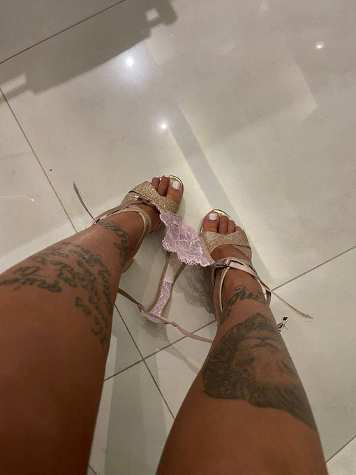 Chloé & Camille tweet media