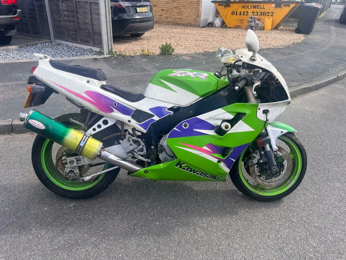 BarnfindMCycles's tweet image. Check out this 2001 Kawasaki ZXR400 restoration project! Ebay ad here ow.ly/WSby50YJ5Qw #Kawasaki #ClassicMotorcycles #BikeRestoration #MotorcycleRestoration #MotorcycleProject barnfindmotorcycle.com