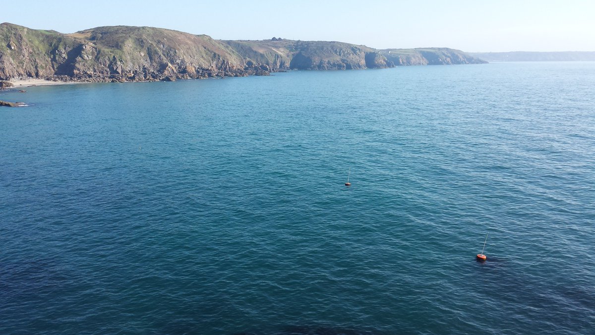 manonabeach's tweet image. What the #beach means at #ChurchCove in #Cornwall, with @Cadgwith_Cove - manonabeach.com/lizard/churchc…