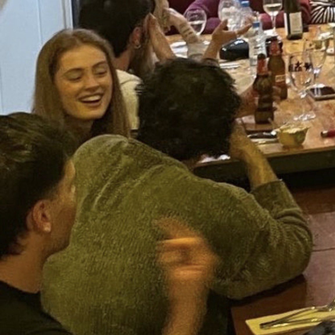 innieangst's tweet image. buenos días mi gente, algunas dirán que es IA pero no, es el día a día de pin y pon 

#ovinho