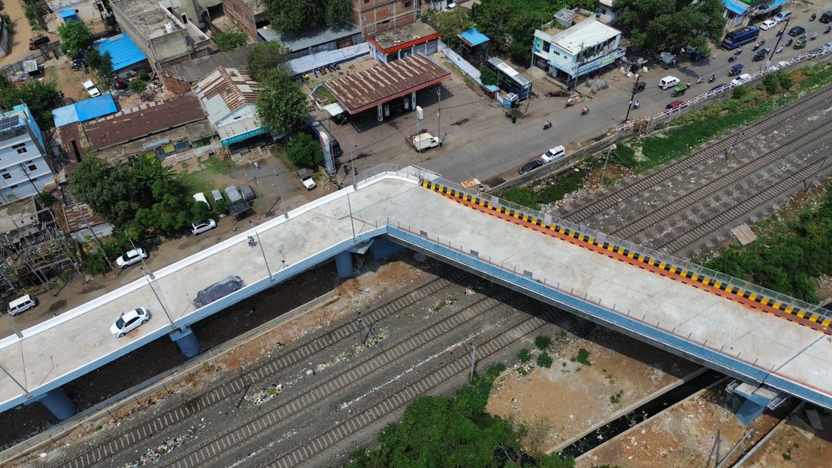 gemsofbabus_'s tweet photo. 🚨 Remember Bhopal’s Infamous 90-Degree Bridge? Here’s How Bad Planning Burned Public Money.

> This 90-degree Railway Overbridge in Aishbagh became a national embarrassment before it could even open?

> Built at nearly ₹18 crore, the bridge was completed in June 2025 but was never opened to the public because of its dangerously sharp turn.

> The design was so flawed that vehicles taking the curve faced the risk of skidding, overturning, and possible fatal accidents.

> After nearly 10 months of deadlock between the PWD and Railways, authorities have now agreed to redesign the bridge.

> Under the revised plan, the curve radius will be increased and the width of the bridge will also be expanded so that vehicles can move more safely.

> Officials now claim that even medium and heavy vehicles will be able to use the bridge after correction.

> The biggest question is not just about the redesign, but about how such a dangerous design got approved in the first place.

> Seven PWD engineers were suspended after the controversy exploded and the bridge drew criticism from across the country.

> Expert agencies, including MANIT, were asked to assess the structure and suggest corrective measures.

> Authorities blamed the nearby Metro line for design constraints, but that explanation only exposes deeper planning failures.

> Taxpayer money was already spent on a bridge that could not be used, and now more public resources will be spent to fix the same mistake.

> Most shocking of all, the same company that built the flawed structure has been given the responsibility to correct it.

> This is not just about one bridge in Bhopal, it is about poor planning, weak scrutiny, and the complete absence of accountability in public infrastructure projects.
