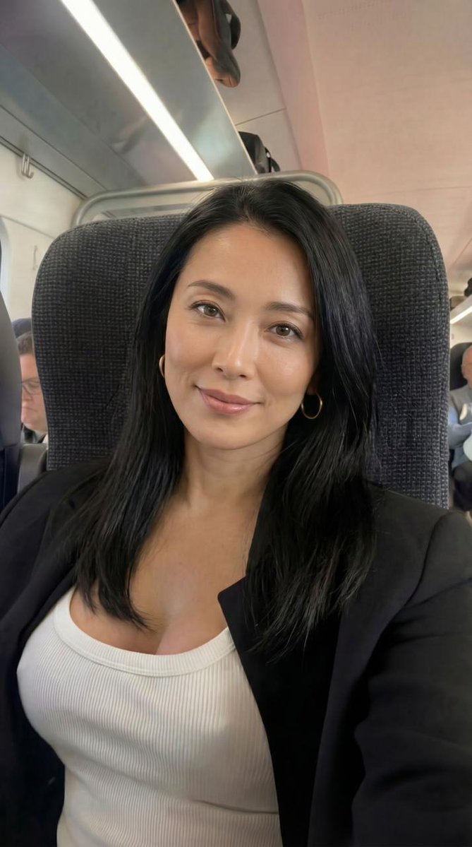 Lily Rosewood tweet media