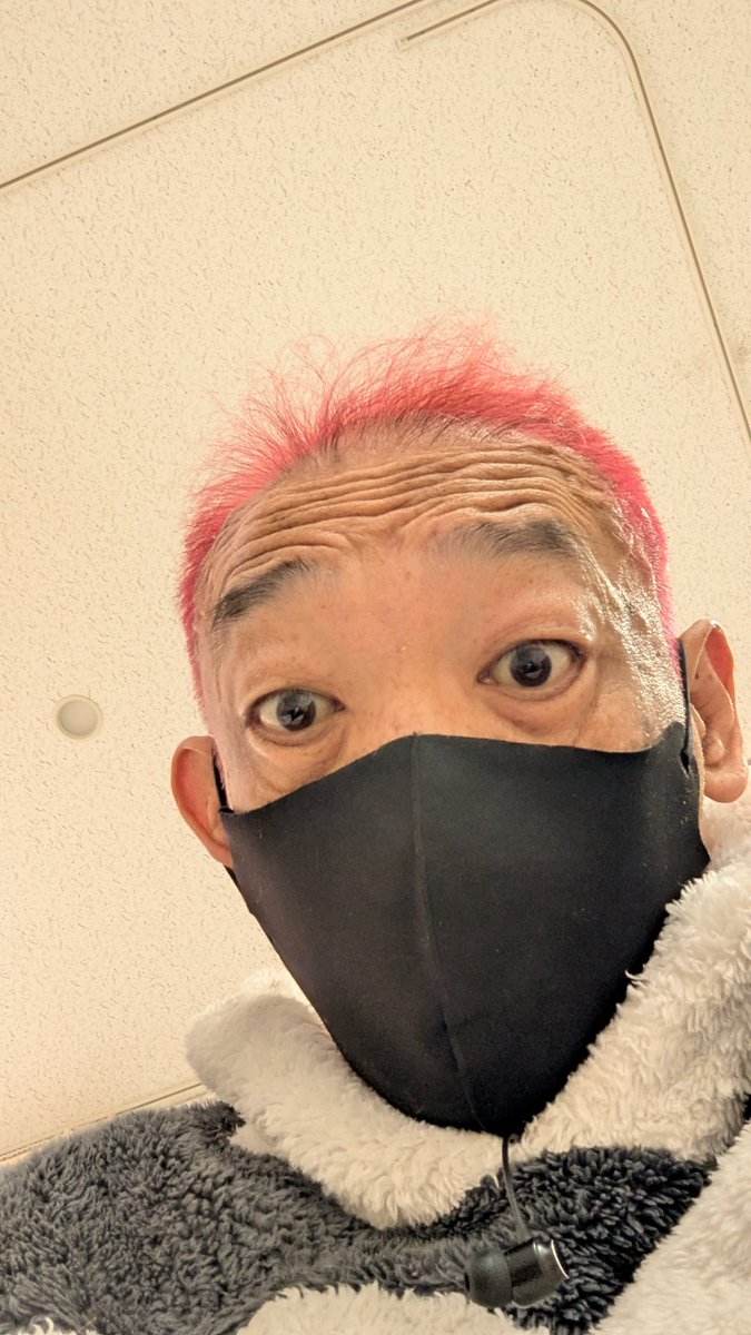 ogatch4451's tweet photo. ダメージを与えなが赤髪復活✨⁡
⁡病院の看護師さんからは、桜木花道って言われたんですが、数少ないDearBoys派です🏀 ⁡
麻衣ちゃんLove💗⁡
⁡ #漫画  #バスケ  #マガジン  #dearboys https://t.co/9Mh44Locmk