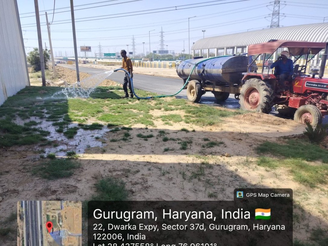 OfficialGMDA's tweet image. Greener Corridors Taking Shape 🌱
- Development and maintenance of green belts in Sector 37D along Dwarka Expressway are being carried out to expand green spaces and support a healthier environment. 🍀 🌿 ☘️
#UrbanGreening #GreenSpaces #SustainableCities #EcoFriendly