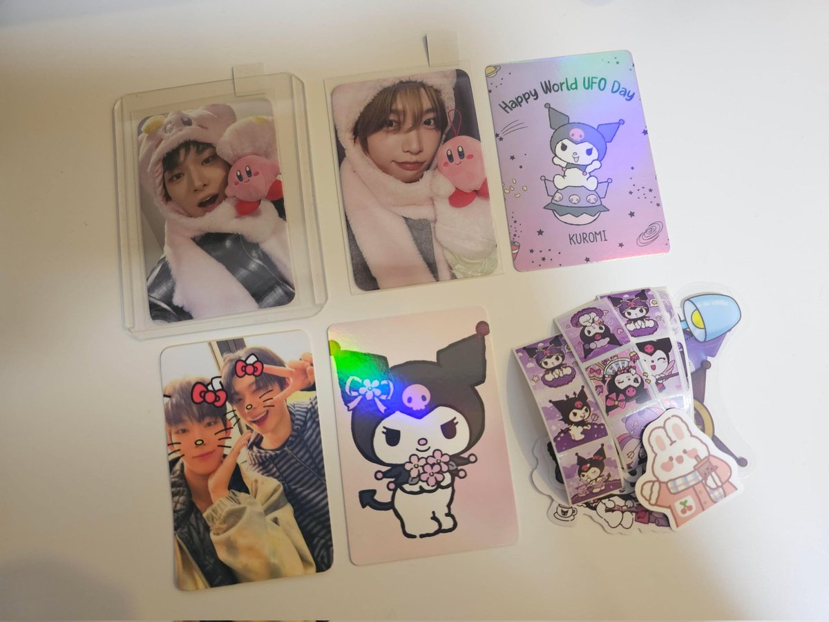 fireflyRossie's tweet image. Ung kinilig ako sa Hanven thanks @Hanini0925  napauwi ko n din kirby ni Steven cutie din ni mima😭. JL na lng.
Ayieh ung signed Chihen ko dumating n din thanks bhie aaah stewon @bymiemowww . Good ang rainy morning ko hihi.