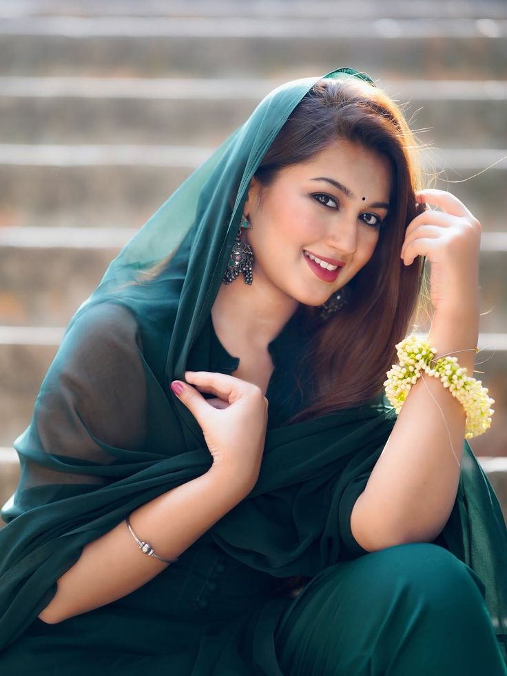UrbanKingX89's tweet image. तेरी मोहब्बत का हर रंग मेरी रूह में उतर गया,
तुझे सोचना, तुझे चाहना मेरी आदतों में बदल गया।
अब तेरे बिना हर पल सूना सा लगता है,
तू ही मेरी जिंदगी की सबसे खूबसूरत वजह है। 
#DeepRomantic #Mohabbat #DilSe
