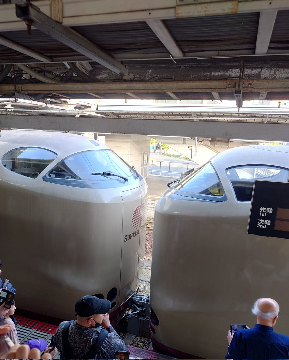 14_osel's tweet photo. 旅の思い出
出雲その①
あこがれのサンライズ💤
恒例の岡山駅切り離しも見学🎊 https://t.co/7z9ooxUHZg