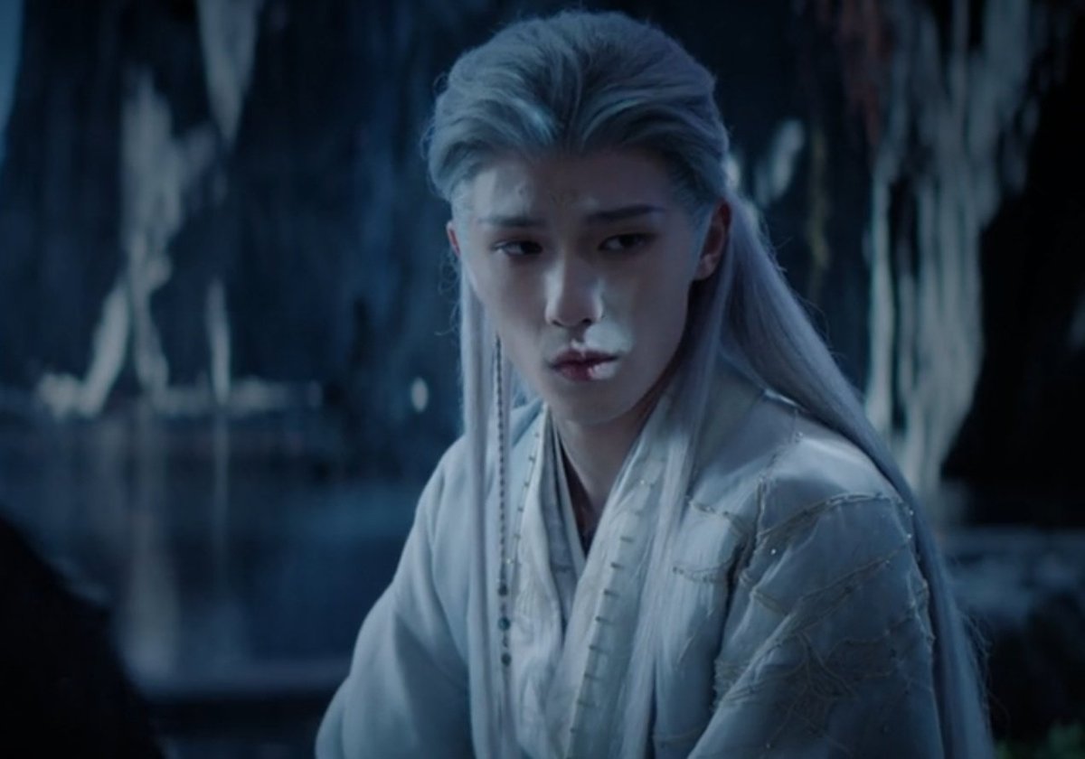 turningbald's tweet image. WTH DID HUA QI GO THROUGH TO TRANSFORM LIKE THIS??! from a silly clumsy junior to a melancholic shuanghua demon hunter...
#VeilOfShadows