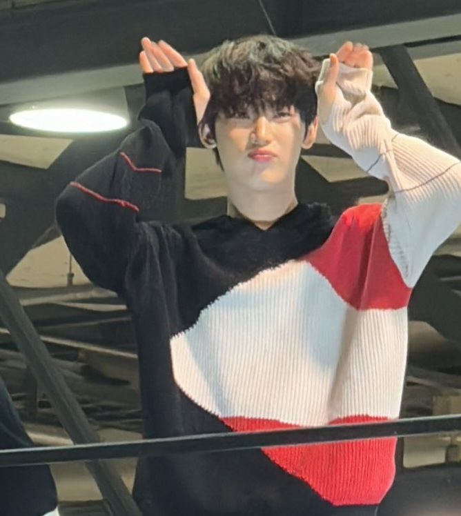 I'm dying he's so cute