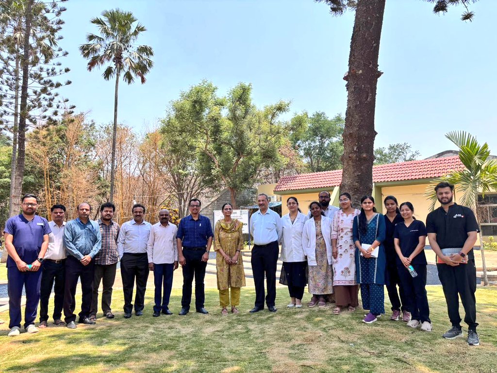 CSBISBR's tweet photo. Advancing collaboration through shared expertise-faculty and PG students from Oxford Dental College, Bengaluru, visited CSB–ISBR, Kodathi, to explore opportunities for mutual knowledge exchange and academic synergy.

A progressive step towards interdisciplinary innovation. https://t.co/XvKQF1YjS9