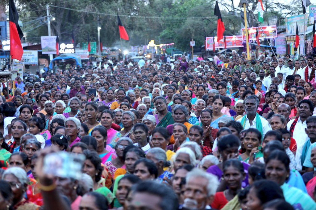 செங்கம் சட்டமன்றத் தொகுதியின் வெற்றி வேட்பாளர் மதிப்பிற்குரிய அண்ணன் மு.பெ.கிரி அவர்களை ஆதரித்து உதயசூரியன் சின்னத்தில் வாக்கு சேகரித்தோம்.

கல்வி, வேலைவாய்ப்பு, சுகாதாரம் என்று அனைத்திலும் வளர்ச்சி பாதையில் செல்லும் தமிழ்நாட்டை பின்னோக்கி இழுக்கத் துடிக்கும் பிஜேபியையும் அதனோடு