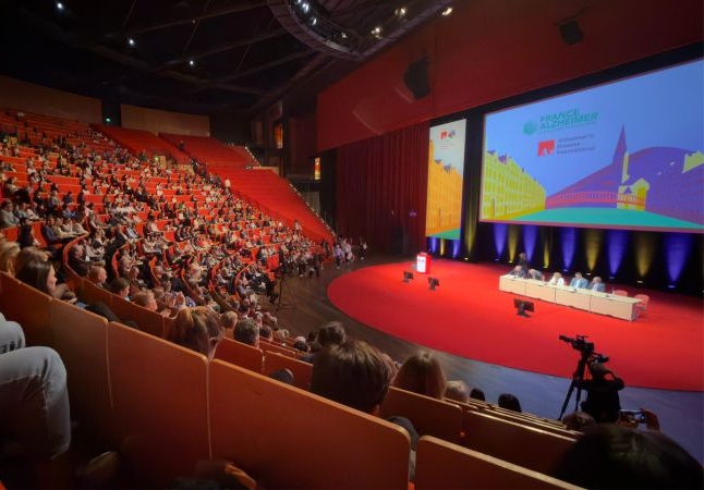 AD_RIDDLE's tweet photo. 🌟Day 2 at the #ADI2026 Conference 🇫🇷

👉If you are attending, head to the Amphitheatre today at 10:00am CET for  the plenary “Data that delivers: Information systems for better  dementia care”, chaired by @niranjanbose and Ricardo Allegri, featuring @MiiaKivipelto as speaker. https://t.co/tEqi0EyTVq